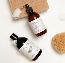 Load image into Gallery viewer, Hair Care Kit (Shampoo 500ml &amp; Conditioner 300ml)